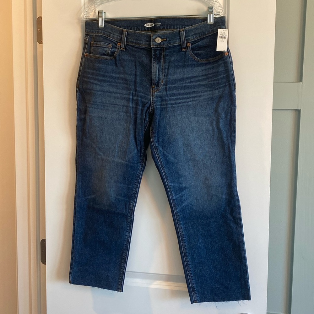 Mid rise capri length boyfriend jeans